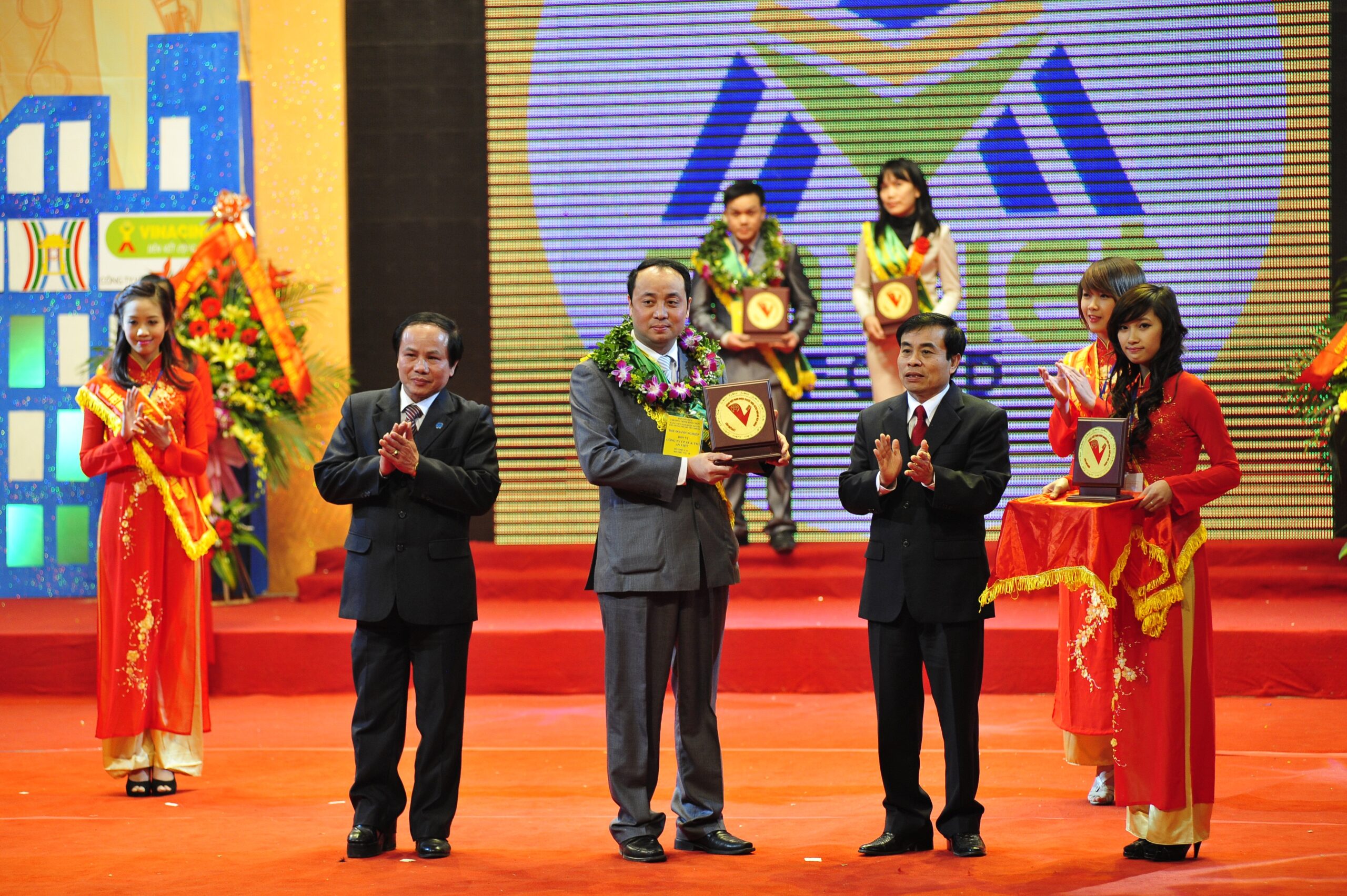Le ton vinh Hang Viet Nam duoc nguoi tieu dung Thu do yeu thich 103 scaled